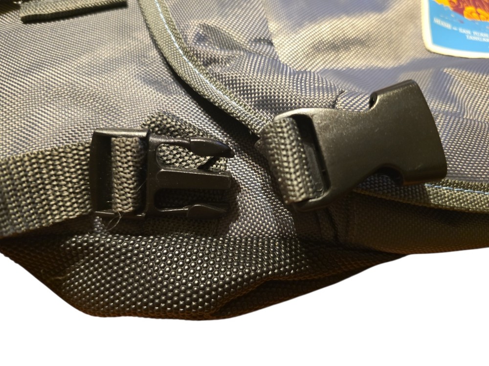 CAYAMO Commuter Messenger Gray Bag