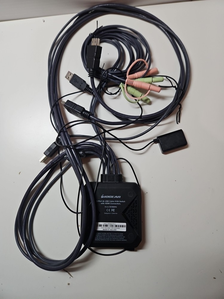 GCS52DP 2-Port 4K USB DisplayPort Cable KVM Switch IOGEAR