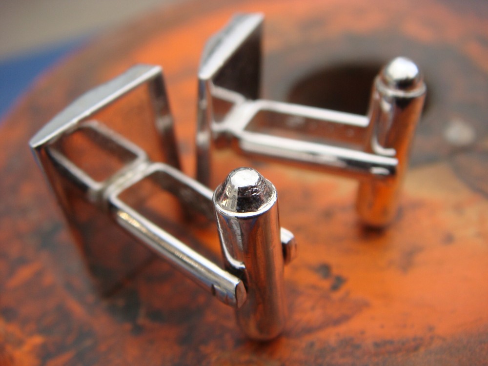 VINTAGE SHIELDS CUFFLINKS SIGNED
