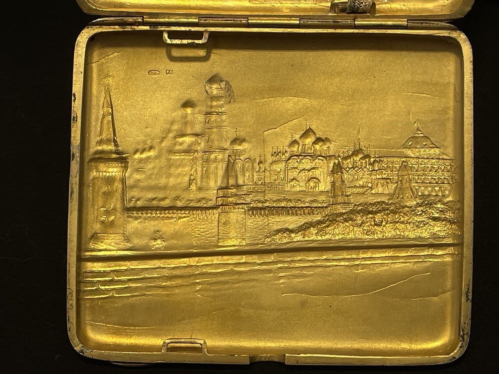 Fine Antique Russian Sterling Silver Cigar Case, Featuring Kremlin c. 1908-1928
