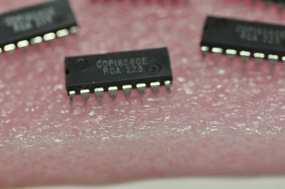 RCA CDP1858CE chips, new, 5 pcs.