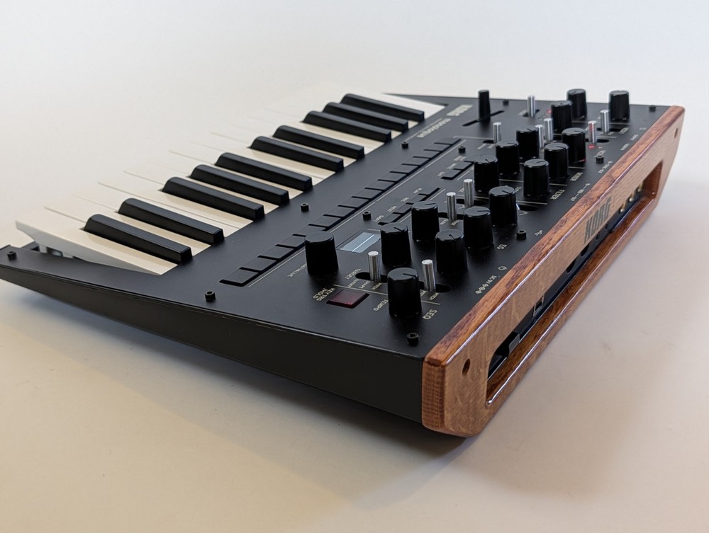 KORG Monologue Mono 25 Key 16 Step Sequencer Synth - WITH DECKSAVER! - CLEAN!