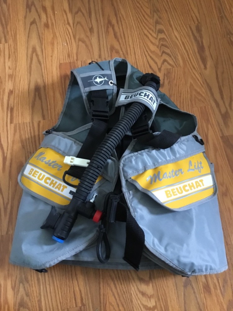 Beuchat Masterlift Equalizer Size S Buoyancy Compensator