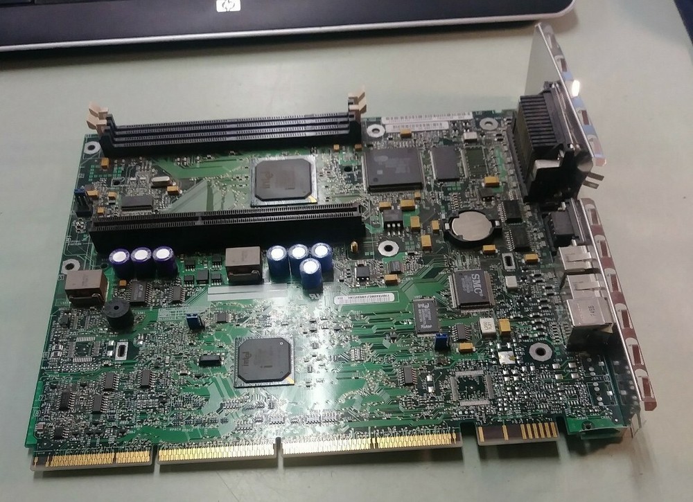 Intel Slot 1 System Board AA688747-304
