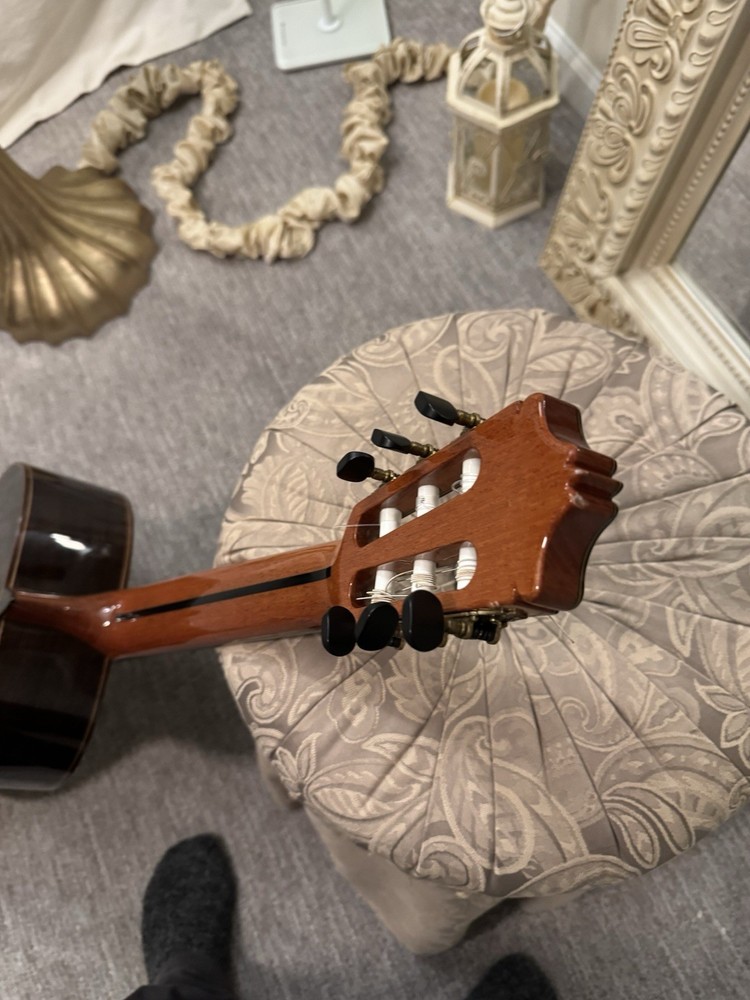 Classical Guitar, Easy To Play. Sounds Great.