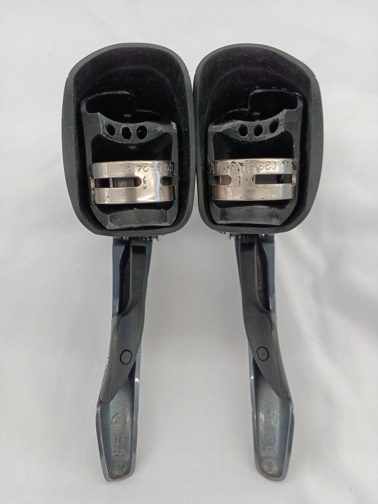 ST-2400 STI Leer