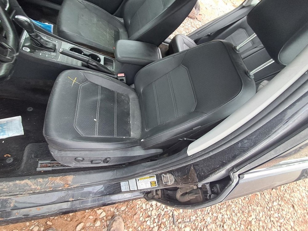 Fuse Box Engine Compartment Fits 12-22 PASSAT 2628046