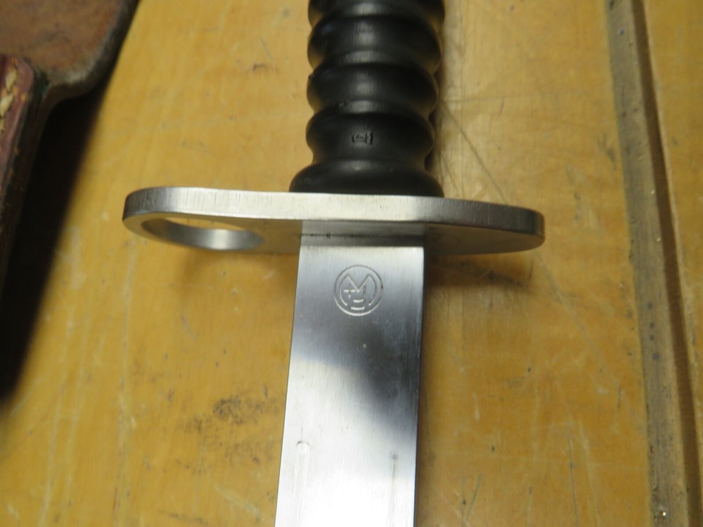 Swiss Military Bayonet scabbard & frog