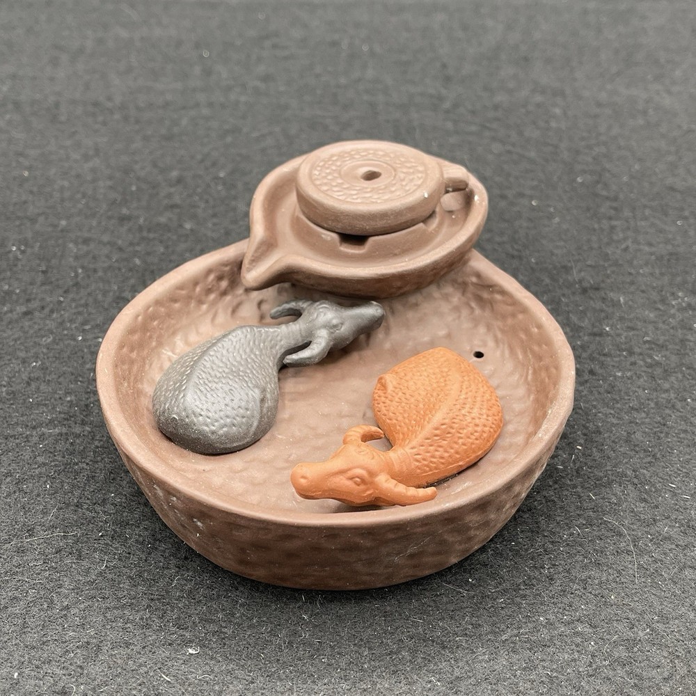 Two Bulls Round Ceramic Incense Holder