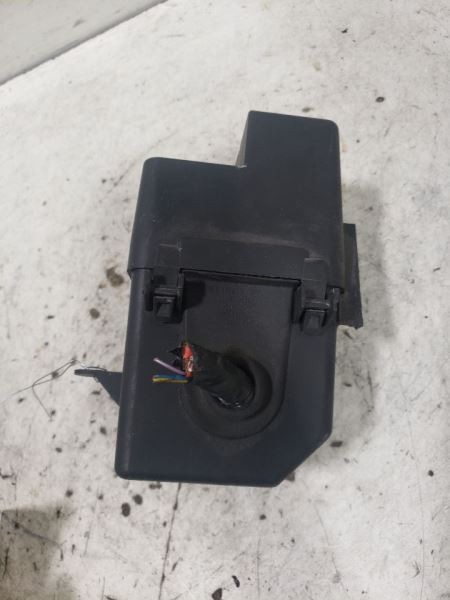 Used Fuse Box Engine fits: 2003 Volkswagen Jetta engine compartment Grade A
