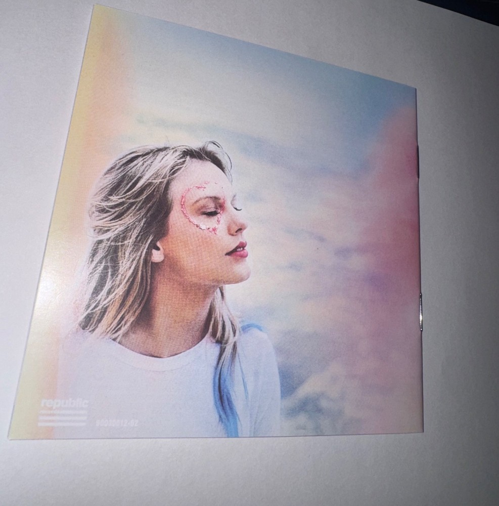 Taylor Swift Autographed Signed Lover CD Booklet Heart
