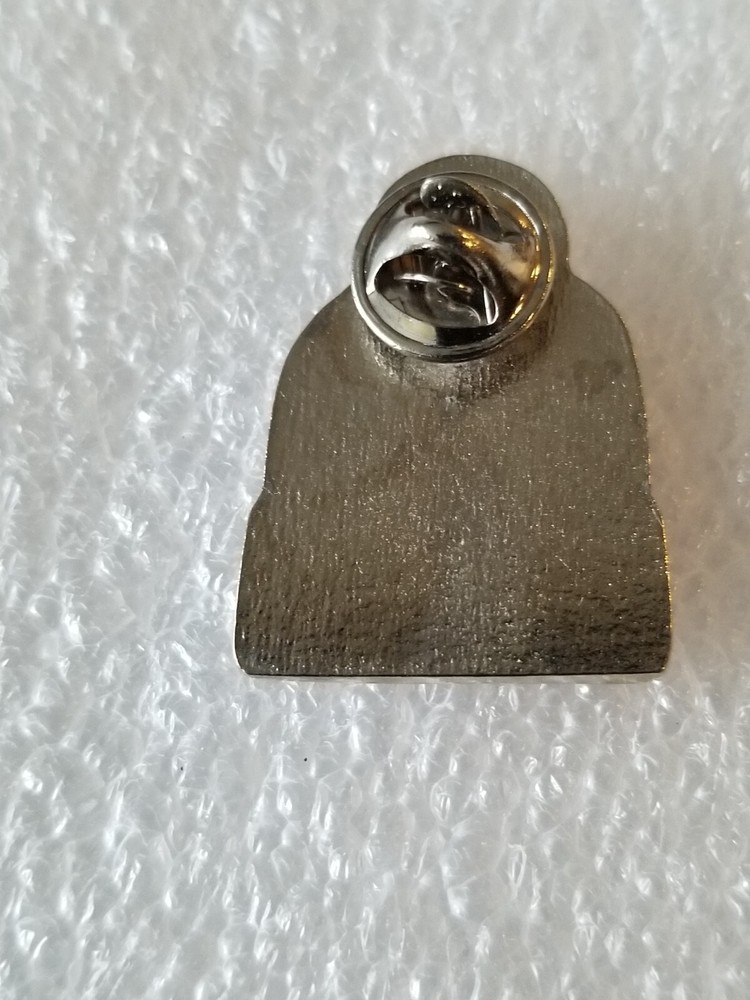 CANADIAN BLOOD SERVICES 2021 TOQUE PIN.