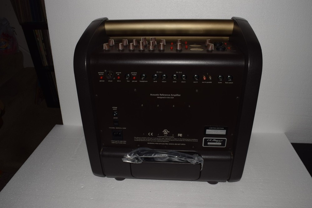 LR Baggs Acoustic Reference Amplifier - Limited Edition - China