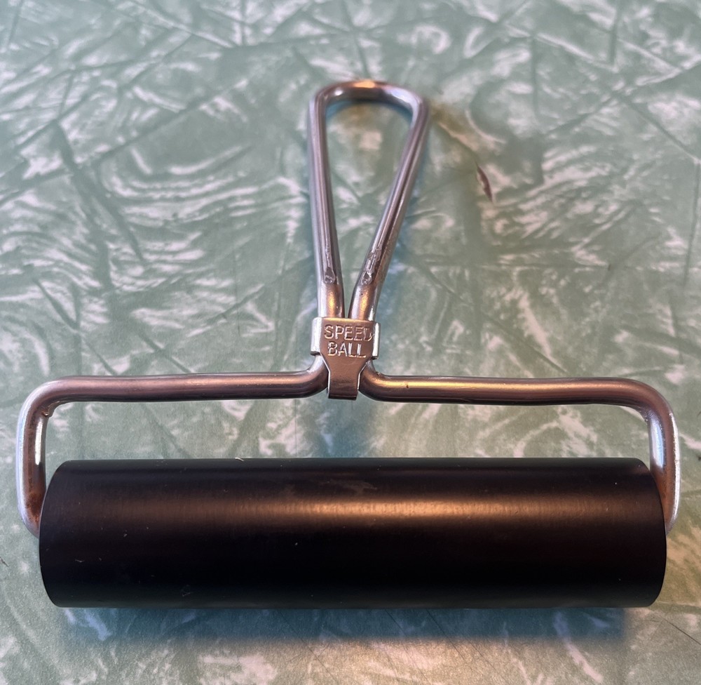 Speedball Hard Rubber Brayer – 4” Roller – Printmaking Ink Roller