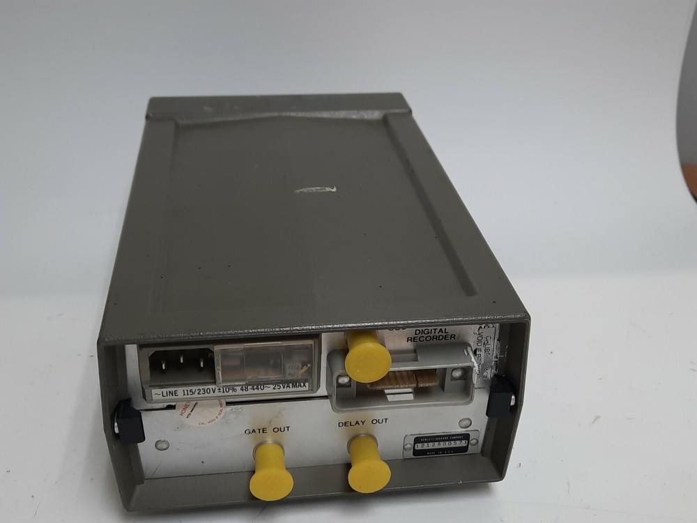 HEWLETT PACKARD 5300A MEAUSRING SYSTEM W/5304A TIMER COUNTER