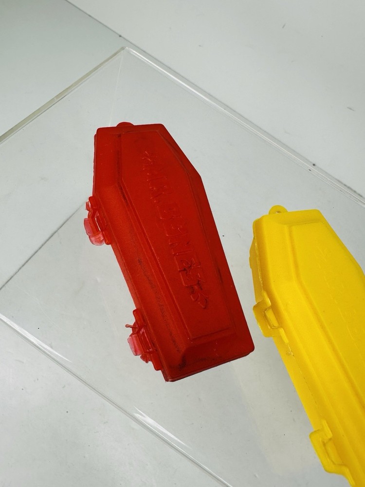 Vintage FLEER MR BONES Empty Yellow Coffin Casket Mummy Plastic Candy Container