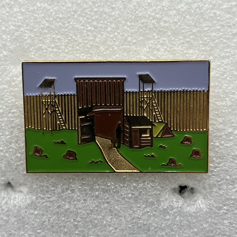 Fort Souvenir Lapel Pin