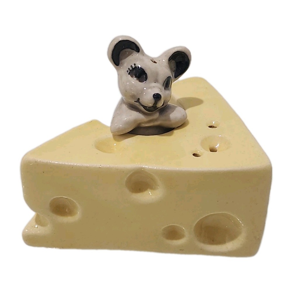 Charming 1950s Ceramic Arts Studio Mouse & Cheese Salt and Pepper Shaker Set