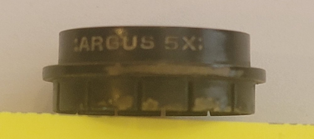 gargus 5x red lens Good Cond, 2" Round