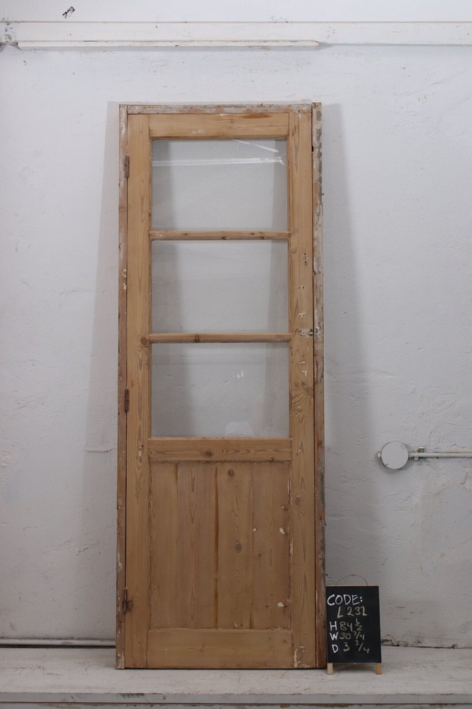 VINTAGE SINGLE GLASS DOOR L233