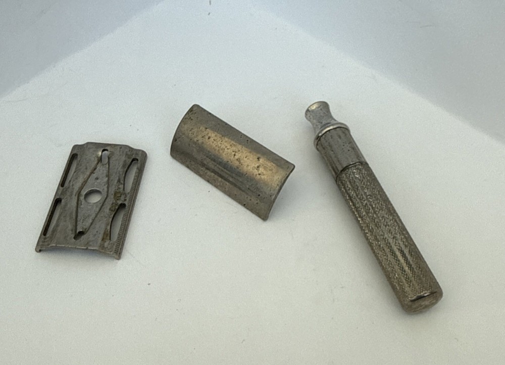 Vintage Gillette Fat Handle Double Edge Safety Razor