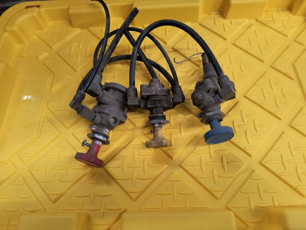 2) BENDIX PP-1 & 1) PP3 DASH MOUNT CONTROL VALVE