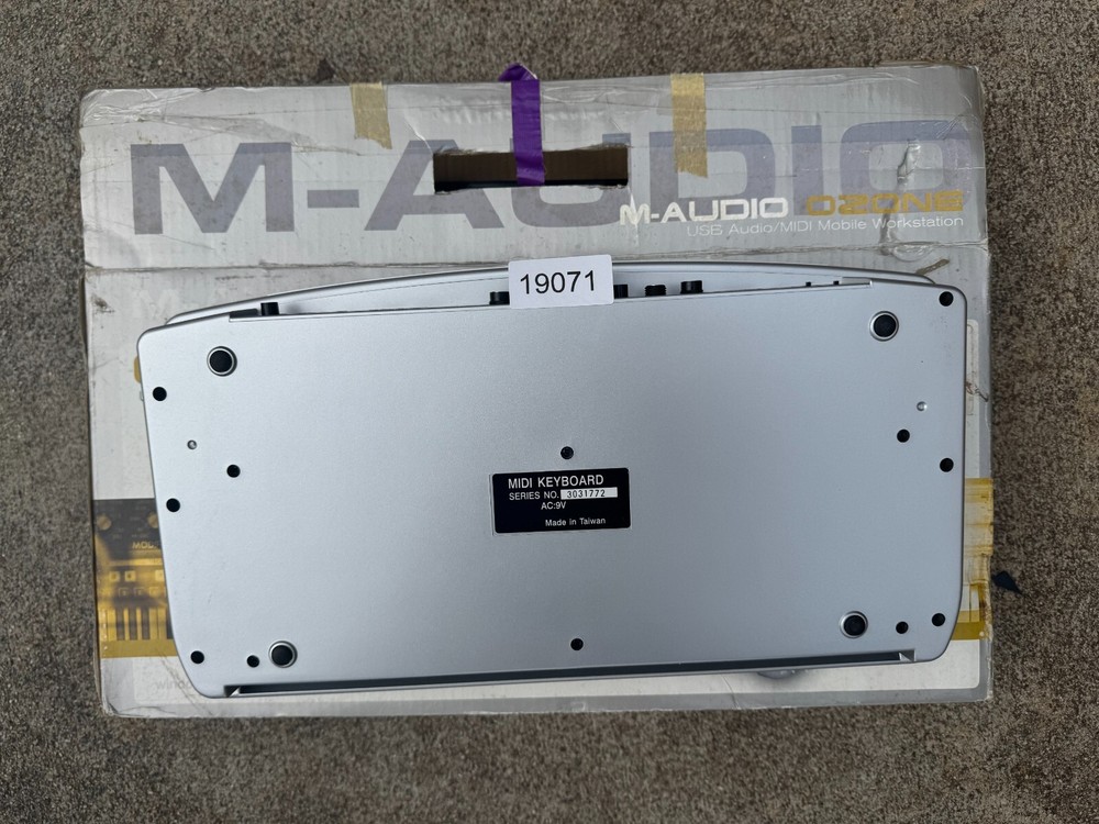 M - Audio OZONE MIDI Keyboard USB Audio MIDI Controller