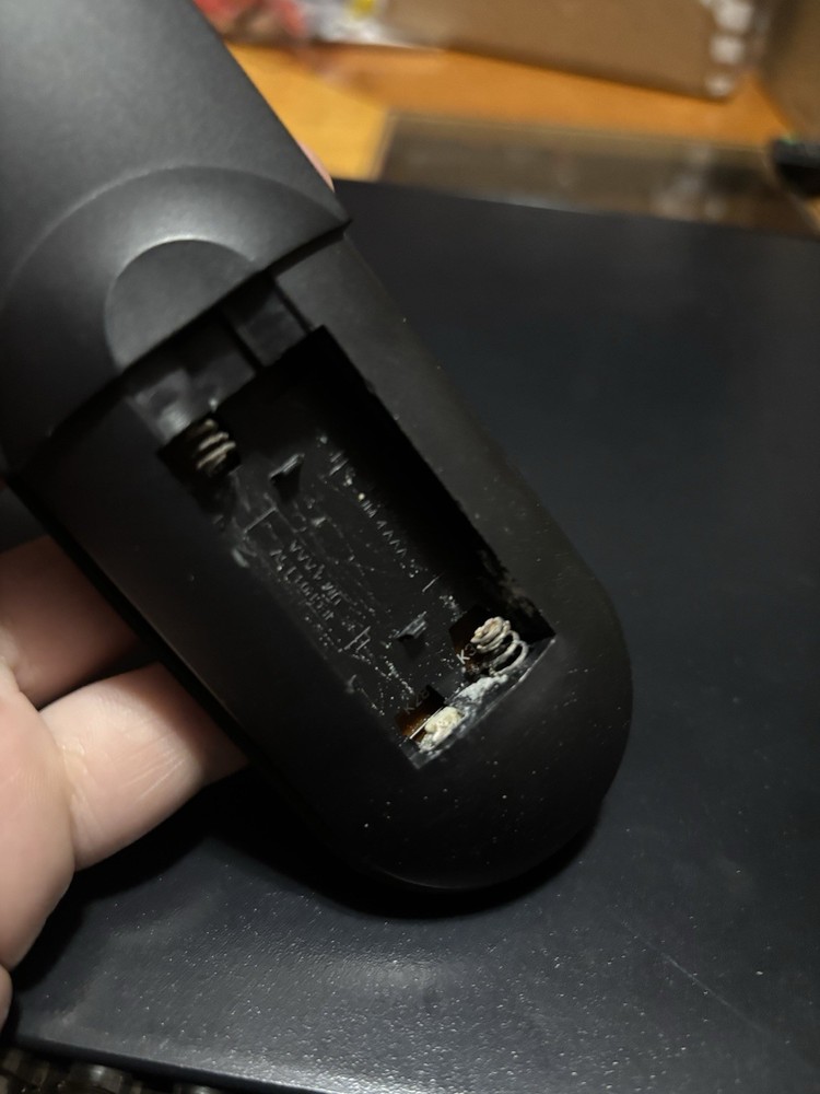 Acesonic KOD-BD2000 Multimedia Karoake Player w/4 Microphones Powers On Untested