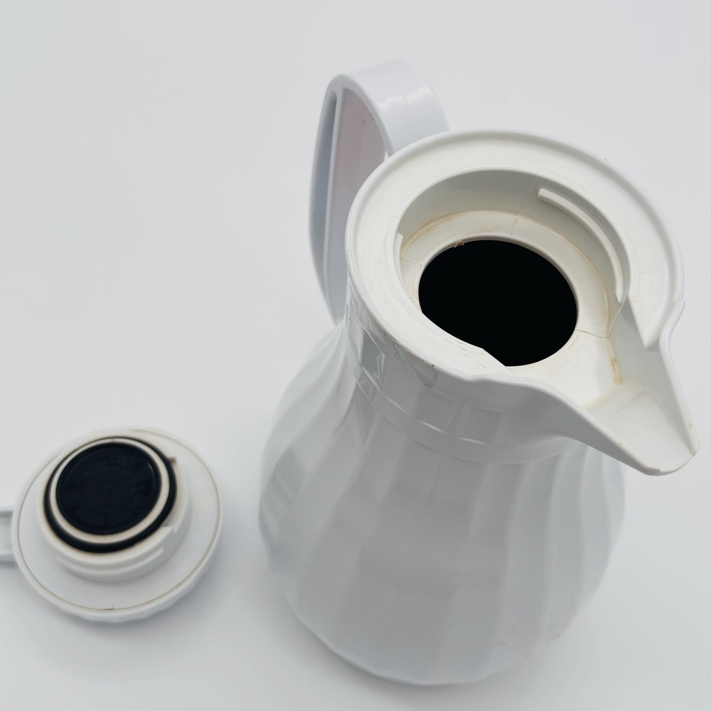 Select Serv White Coffee Carafe Server Pitcher 44 oz Insulated Push Button Lid
