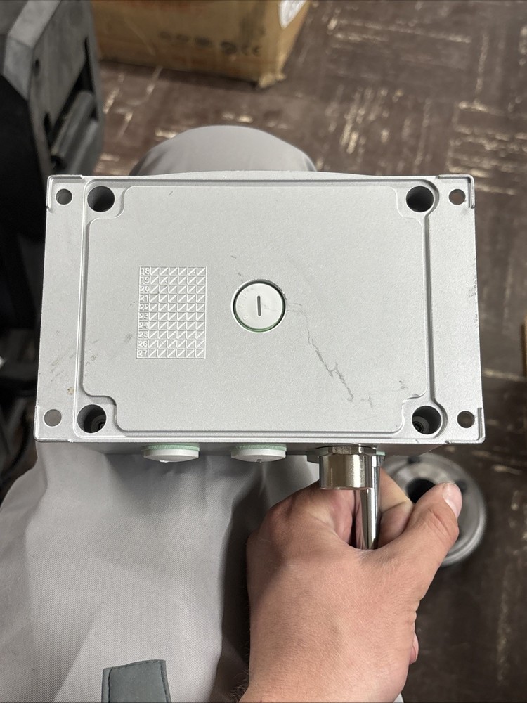 VAISALA HMT331 TEMPERATURE / HUMIDITY TRANSMITTER