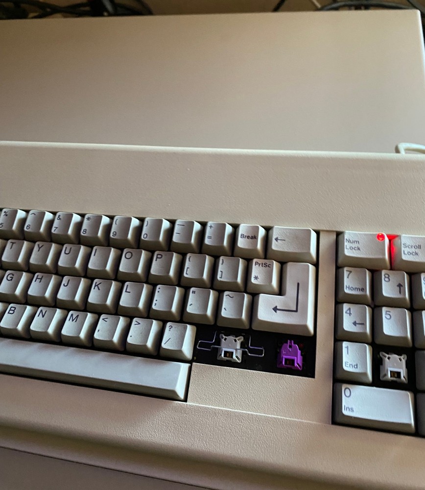 Commodore HI-TEK Keyboard for Commodore PC 631462