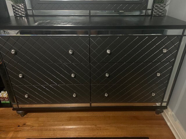 4 Piece Queen Bedroom Set