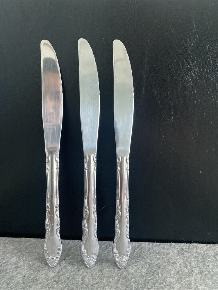 3 TOWLE/SUPREME CUTLERY STAINLESS FLATWARE, "PIERRE" PATTERN, DINNER KNIVES