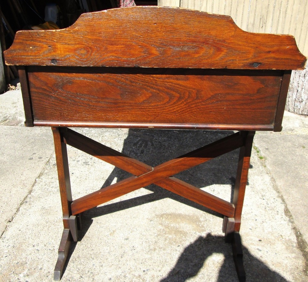 EASTLAKE STUDENT DESK
