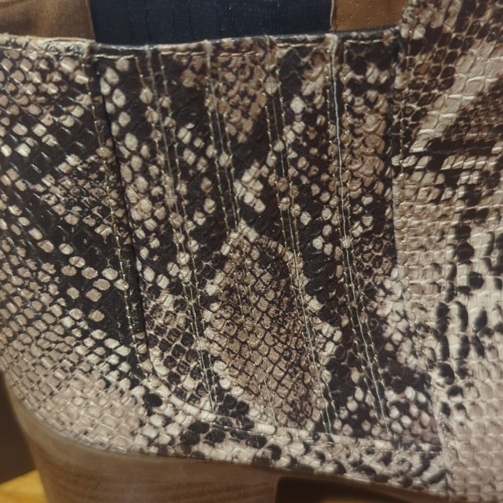 Maurices Ruby bootie size 7 snakeskin