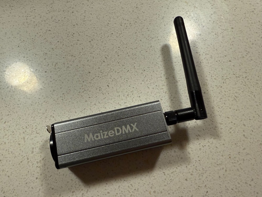 MaizeDMX Bluetooth to DMX output adapter