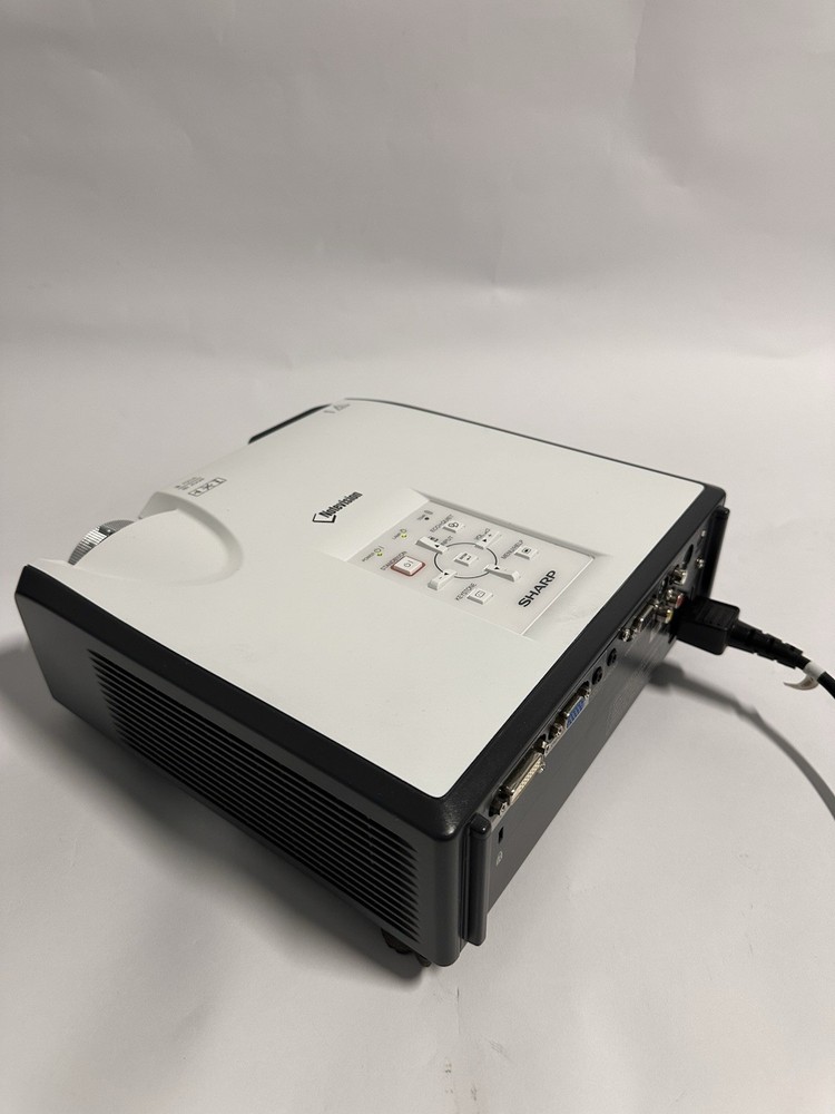 Sharp XR-32X DLP Projector