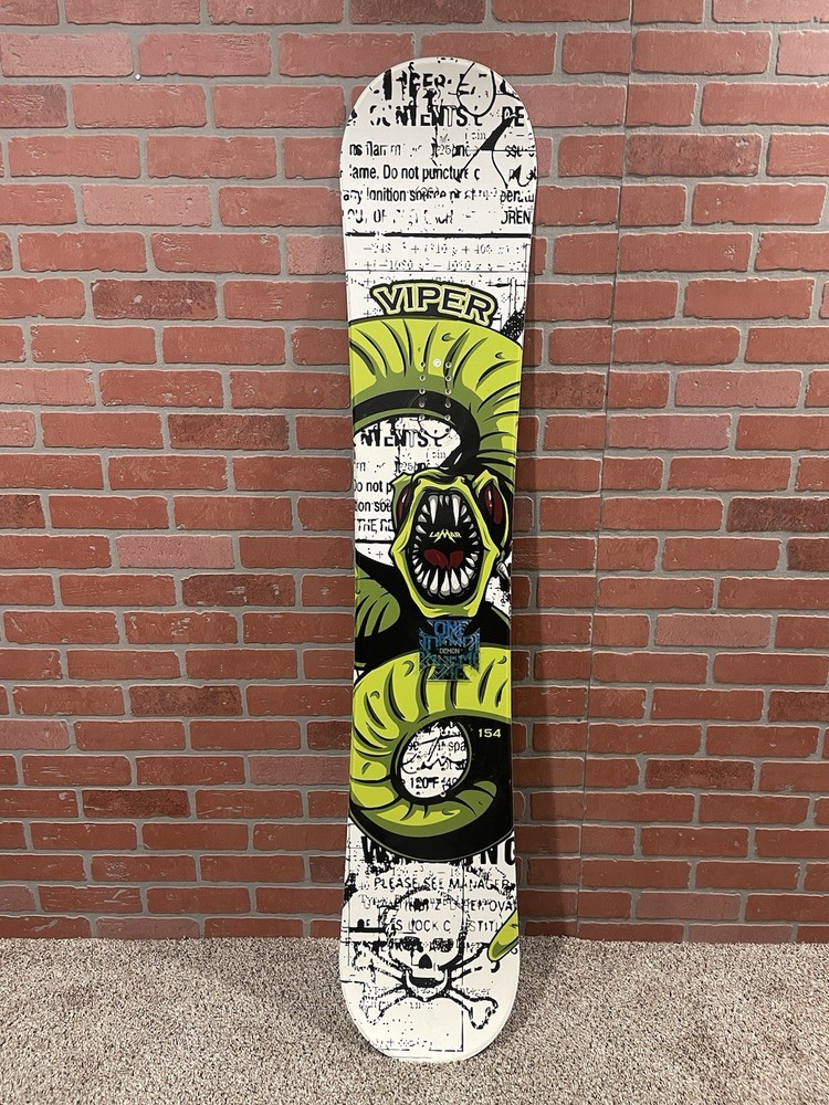Men’s Lamar Viper Snowboard Size 154 CM