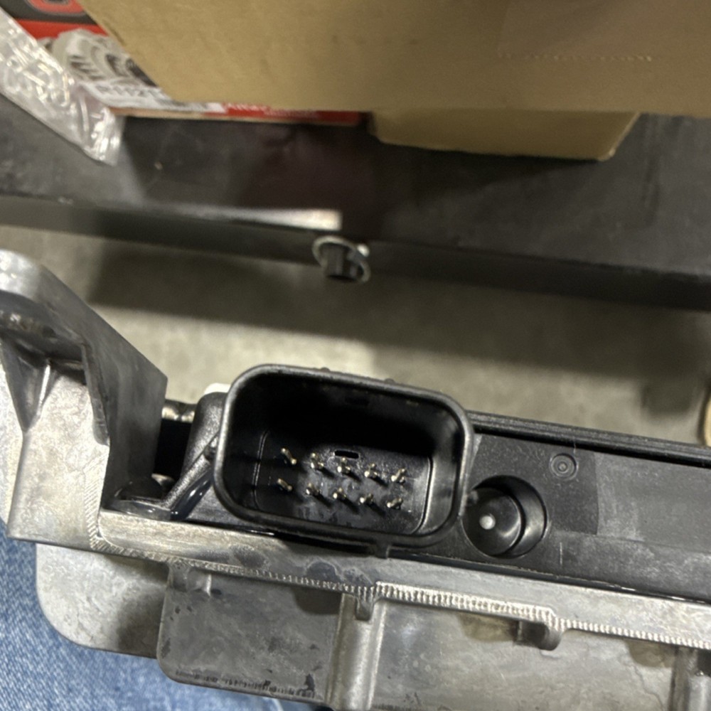 Mazda GJS5-67-Y60D Converter