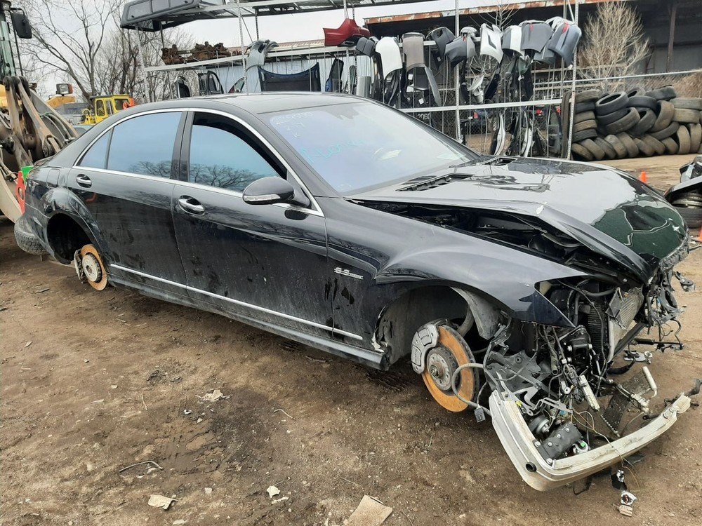 S63 2009 High Mounted Stop Light 940459