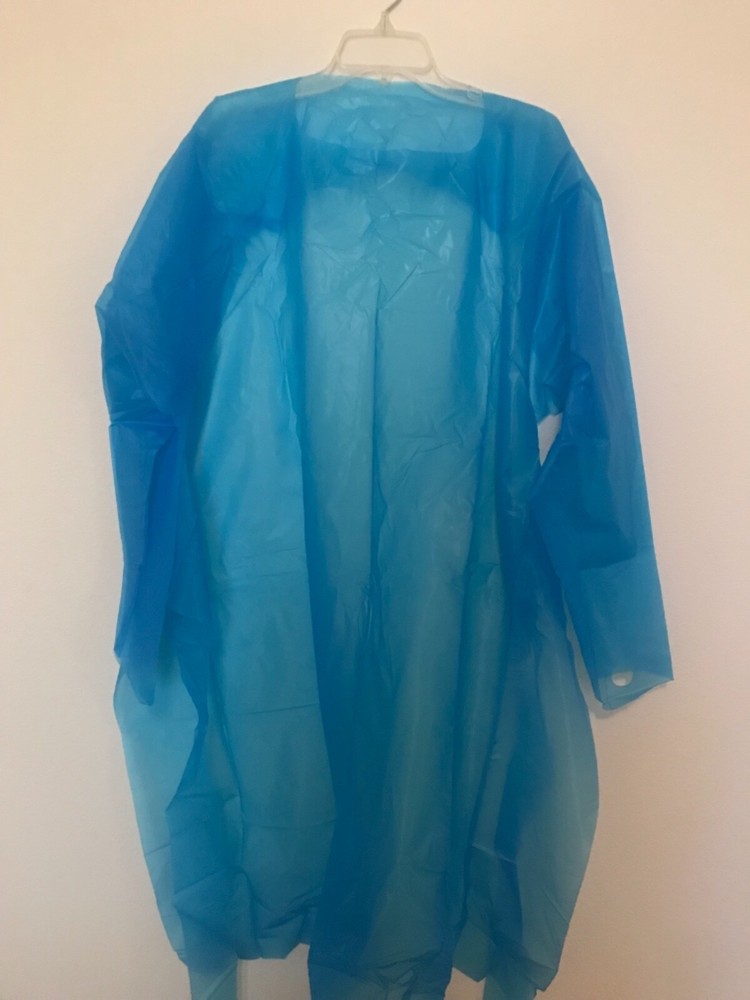 200 Count - Disposable Isolation Gown w/ Thumb Loop Fluid Resistant Polyethylene