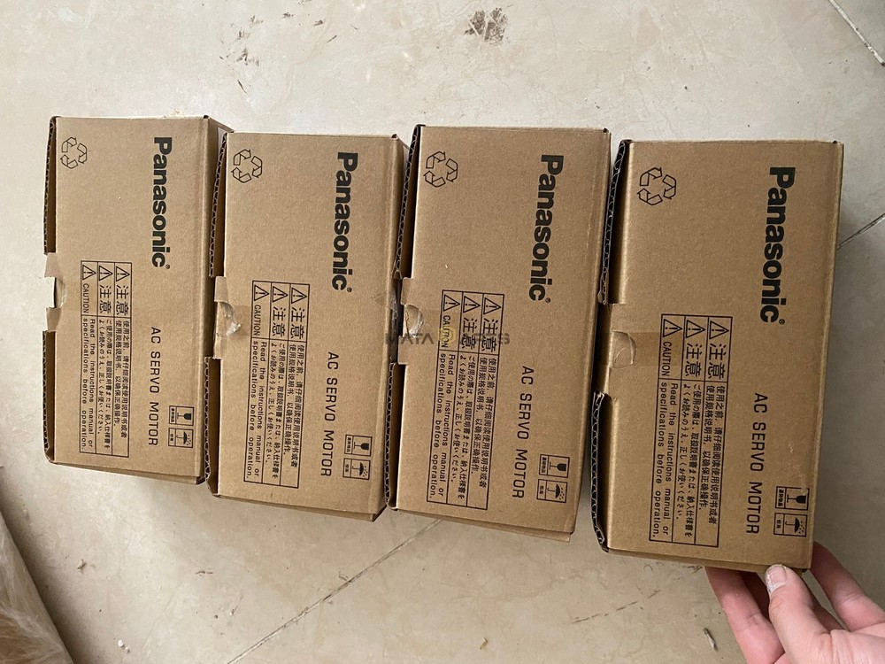 1PC Panasonic Servo Motor MSM011A1EE NEW