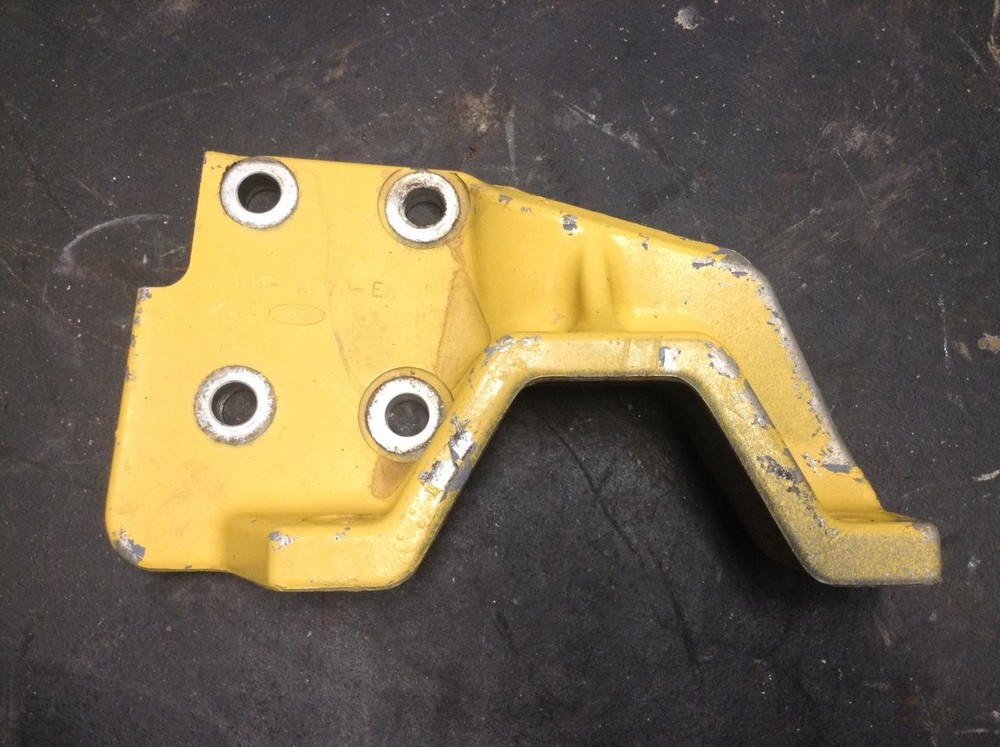 CAT C12 Left/Driver Engine Mount - Used | P/N F6HT6A070EA