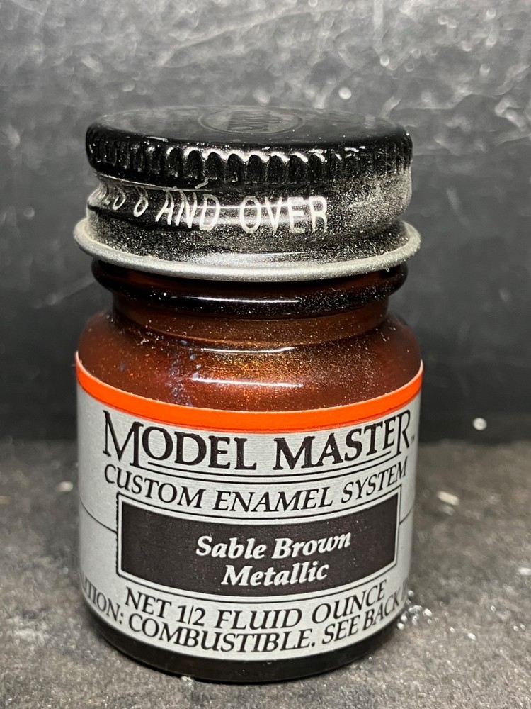 Model Master Sable Brown Metallic 2707 Enamel Paint .5 oz