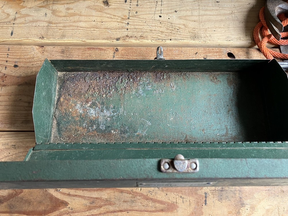 SK Tools Vintage Portable Green Toolbox 16”