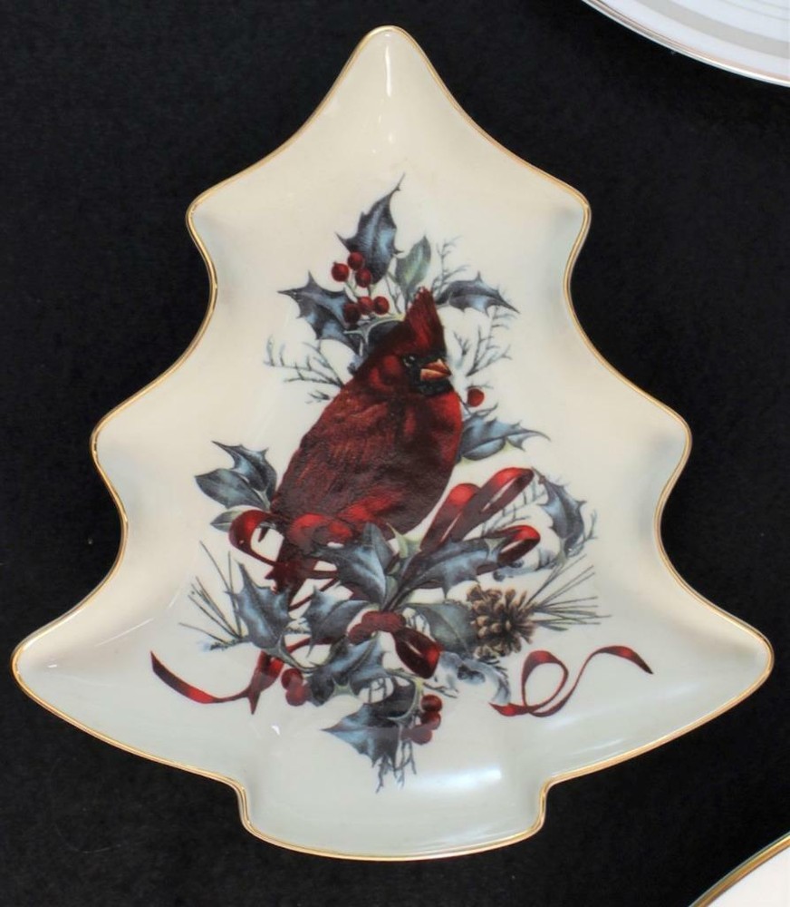 Lenox China WINTER GREETINGS Medium Tree Shaped Dish GREAT CONDITION