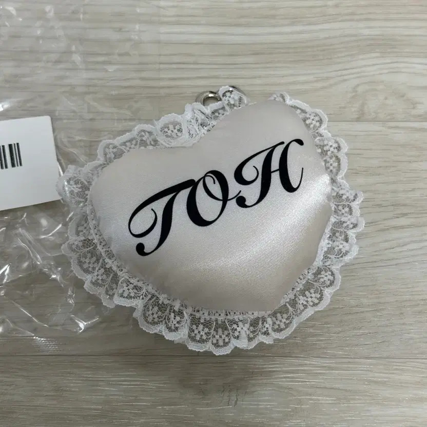 Toh Silky S2 Keyring - Unused, Pre-Owned