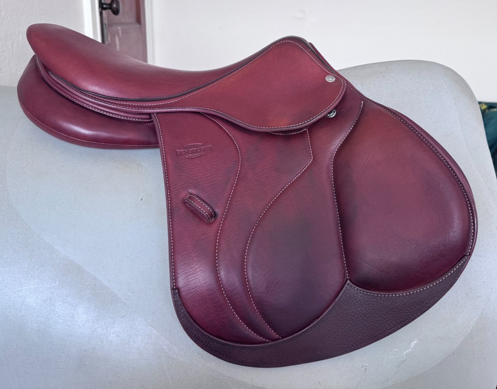 17.5" Devoucoux Biarritz S Saddle - 2022 - 1AA - Full Buffalo - MINT!