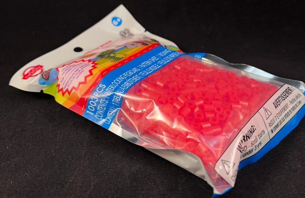 Fuse Beads - 1000 Meltin' Beads - 5mm - Red - Includes Interlocking Peg Board