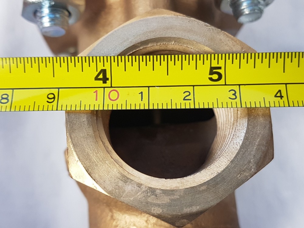 Mack 7938 Brass Valve Series B1 - 276 kPa - 25mm - 1-1/4 inch port - Unused